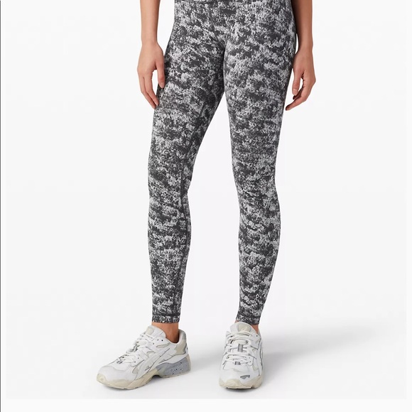 LULULEMON leggings black white reflective logo - Picture 14 of 14